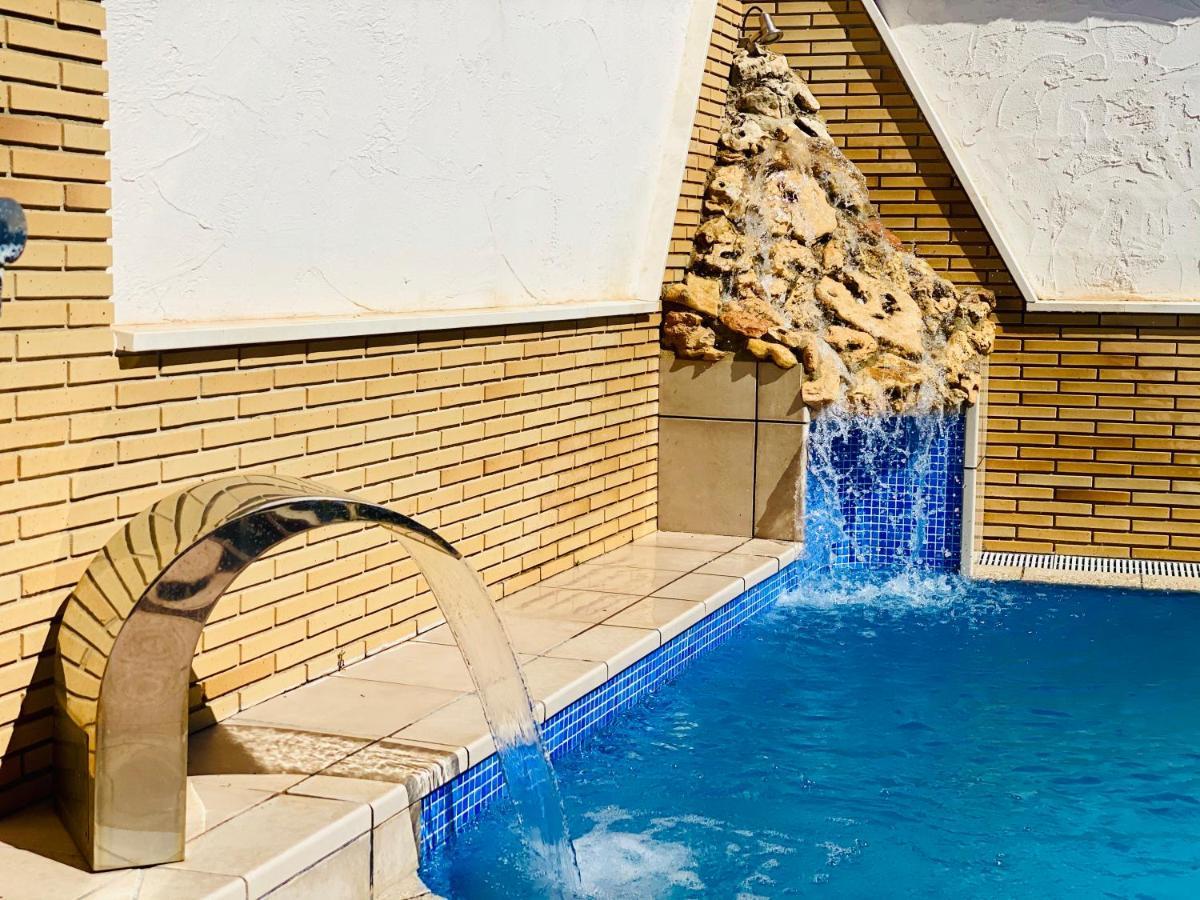 La Choza De Nolasco Valdeganga Bagian luar foto